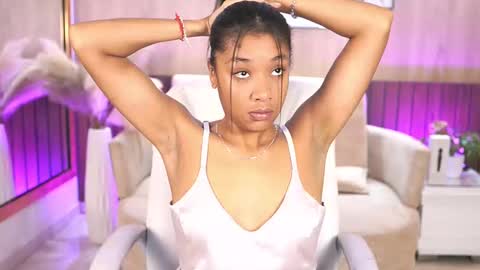 Snapshot of electraajones chatting on 5, 11, 2025 Electra Jones online show from 5, 11, 2025