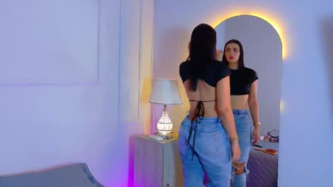 Snapshot of electrascot chatting on 15, 11, 2025 ELECTRA online show from 15, 11, 2025