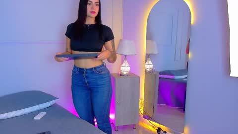 Snapshot of electrascot chatting on 28, 11, 2025 ELECTRA online show from 28, 11, 2025