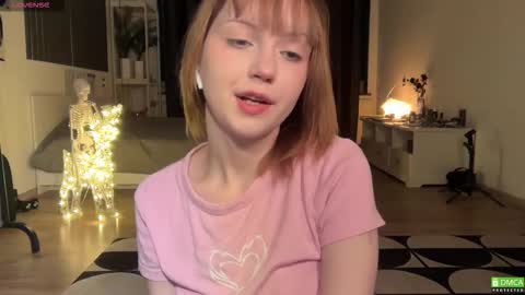 Snapshot of electric_woman chatting on 20, 12, 2025 Aleksa online show from 20, 12, 2025