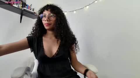 Snapshot of elektra_williams chatting on 8, 1, 2025 elektra_williams online show from 8, 1, 2025