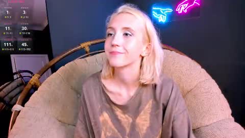 Snapshot of elen__moore chatting on 14, 6, 2026 Elen online show from 14, 6, 2026
