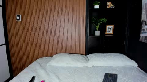 Elena online show from 9, 5, 2026