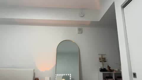 Elena online show from 17, 4, 2026