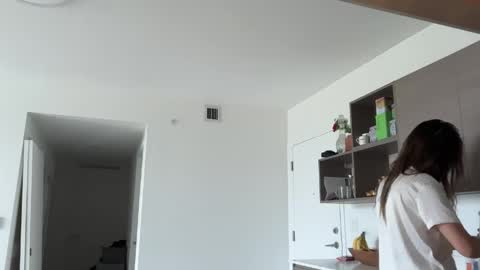 Elena online show from 30, 4, 2026