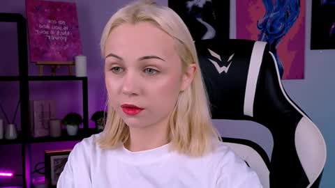 elenamonroee online show from 13, 10, 2025