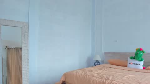 Eleonora online show from 4, 1, 2025