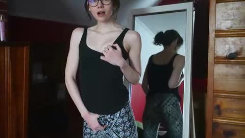 Snapshot of elfenemma chatting on 3, 2, 2026 Emma online show from 3, 2, 2026