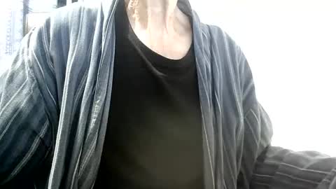 Snapshot of elfyonee chatting on 3, 12, 2025 elfyonee online show from 3, 12, 2025