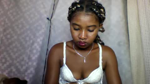 Snapshot of elia011 chatting on 22, 1, 2025 elia011 online show from 22, 1, 2025