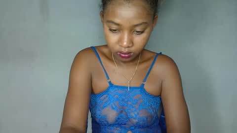 Snapshot of elia011 chatting on 4, 2, 2025 elia011 online show from 4, 2, 2025