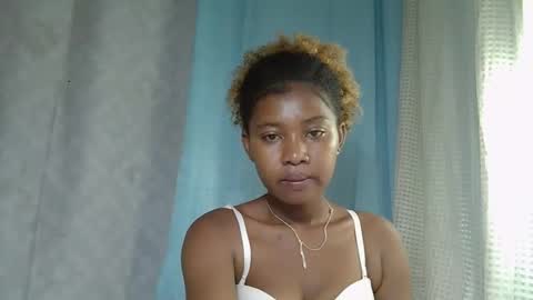 Snapshot of elia011 chatting on 22, 2, 2025 elia011 online show from 22, 2, 2025