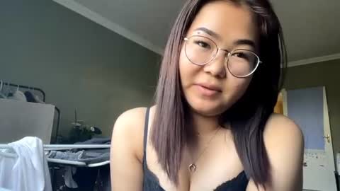 Snapshot of eliatrimmell chatting on 14, 7, 2026 Hiko online show from 14, 7, 2026