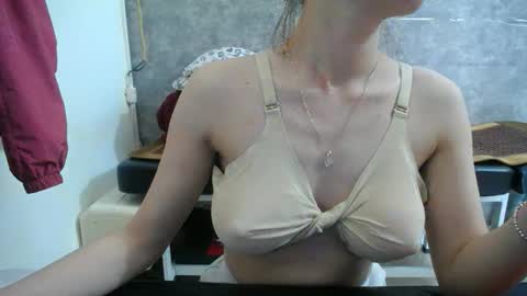 Snapshot of eliesweet9x chatting on 7, 5, 2026 eliesweet9x online show from 7, 5, 2026