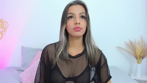 Snapshot of eligrey_ chatting on 2, 2, 2025 Elizabeth online show from 2, 2, 2025