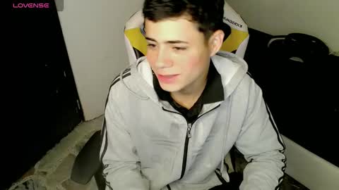 Snapshot of elii_797 chatting on 7, 10, 2025 bby-santy online show from 7, 10, 2025