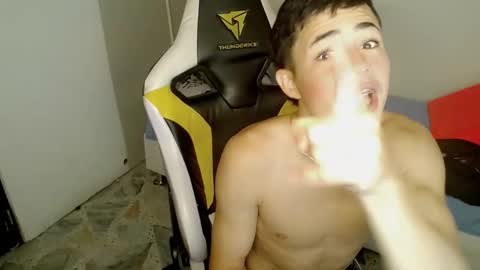 Snapshot of elii_797 chatting on 10, 11, 2025 bby-santy online show from 10, 11, 2025