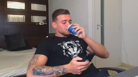 Snapshot of elijahthorne chatting on 19, 1, 2026 ElijahThorne online show from 19, 1, 2026