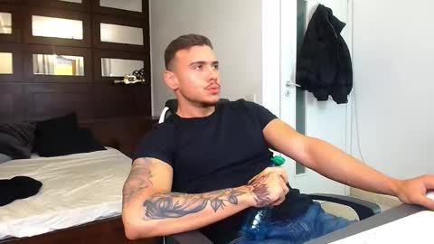 Snapshot of elijahthorne chatting on 6, 2, 2026 ElijahThorne online show from 6, 2, 2026