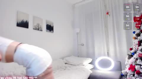 Snapshot of elimeowy chatting on 15, 12, 2025 Hey Im Elizzi. Lets have fun and enjoy together online show from 15, 12, 2025