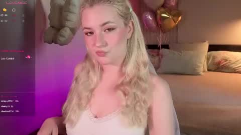 Snapshot of elina_nortas chatting on 27, 6, 2026 Elina online show from 27, 6, 2026