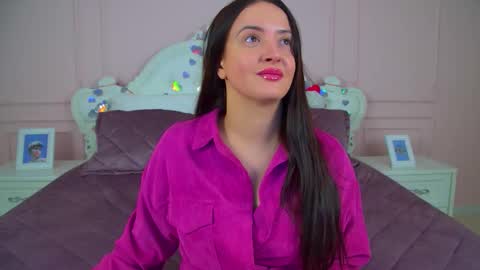 ElinaBellucci online show from 18, 2, 2026