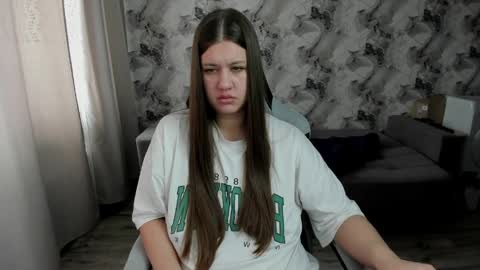 Snapshot of elisa_kollin chatting on 18, 4, 2026 Aletta Oushen online show from 18, 4, 2026