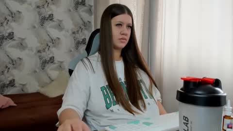Snapshot of elisa_kollin chatting on 22, 5, 2026 Aletta Oushen online show from 22, 5, 2026