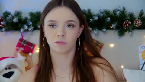 Snapshot of elisabethdavis chatting on 5, 1, 2025 ElisabethDavis online show from 5, 1, 2025