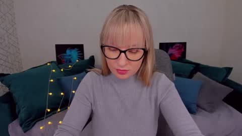 Elisabeth online show from 2, 2, 2025