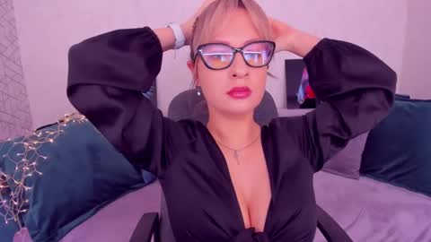 Elisabeth online show from 25, 2, 2025