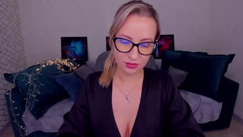 Elisabeth online show from 12, 3, 2025