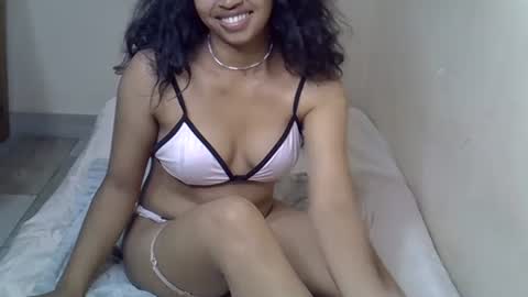 Snapshot of elisah01 chatting on 26, 3, 2026 elisah01 online show from 26, 3, 2026