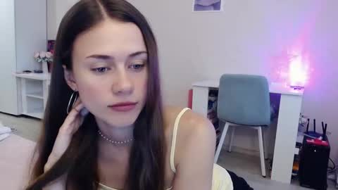 Snapshot of eliscuteblonde chatting on 13, 9, 2025 Elis online show from 13, 9, 2025