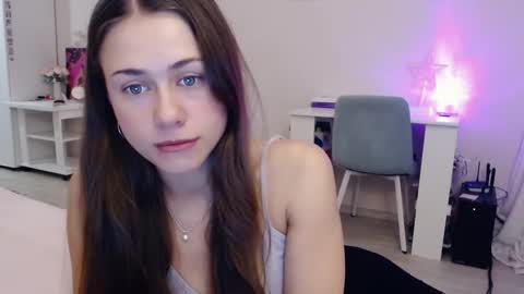 Snapshot of eliscuteblonde chatting on 13, 11, 2025 Elis online show from 13, 11, 2025