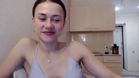 Snapshot of eliscuteblonde chatting on 3, 12, 2025 Elis online show from 3, 12, 2025