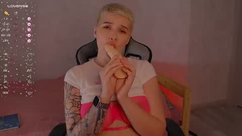 elise_day online show from 25, 6, 2026