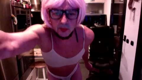 Snapshot of elise_tv chatting on 22, 3, 2026 Barbie online show from 22, 3, 2026