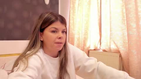 Elly online show from 27, 3, 2026