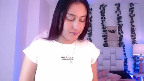 Snapshot of elisevalmont chatting on 15, 4, 2026 ELISE online show from 15, 4, 2026