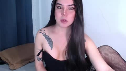 Snapshot of elisex18 chatting on 4, 5, 2026 Elise online show from 4, 5, 2026