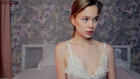 Snapshot of elisiopilin chatting on 22, 10, 2025 Ella online show from 22, 10, 2025