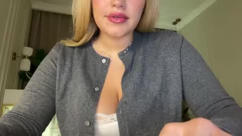 Snapshot of elixiirr chatting on 31, 5, 2026 Stephanie online show from 31, 5, 2026