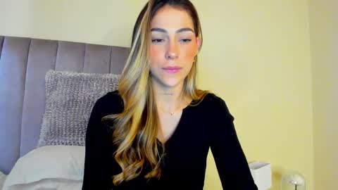 Snapshot of eliza_sanz chatting on 14, 2, 2025 My name is ElizaPVT is open online show from 14, 2, 2025