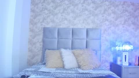 Elizabeth online show from 3, 2, 2025