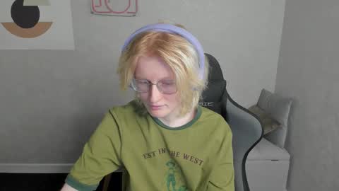 Snapshot of elizabeth_harpper chatting on 16, 9, 2025 Elizabeth online show from 16, 9, 2025