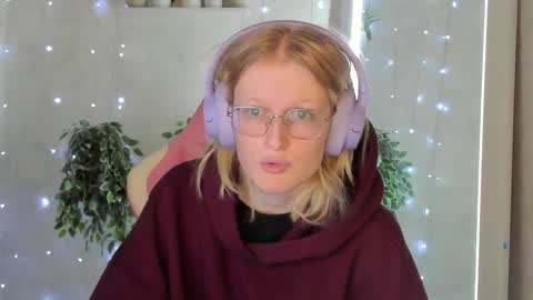 Elizabeth online show from 24, 11, 2025