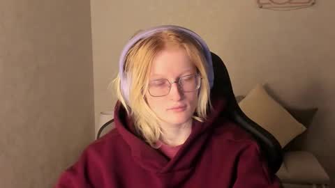 Elizabeth online show from 25, 11, 2025