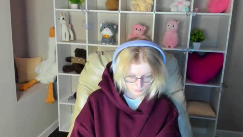 Elizabeth online show from 16, 12, 2025