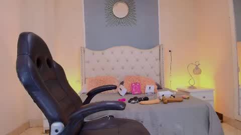 Snapshot of elizabeth_santos1 chatting on 8, 6, 2026 Elizabeth online show from 8, 6, 2026